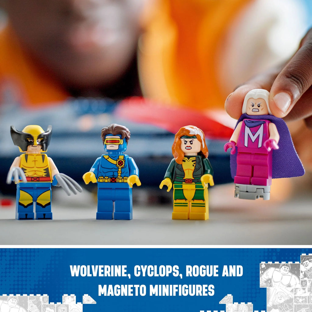 Building Kit with 4 Minifigures M751571