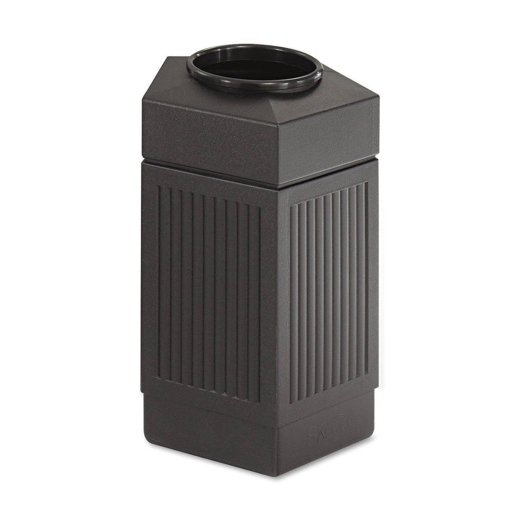 Black 30.1 gal Outdoor Trash Can B680999