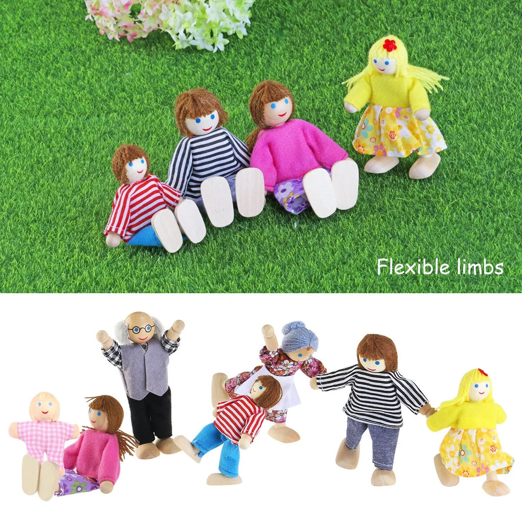 Wooden Dolls Playset Set of 7 People U139