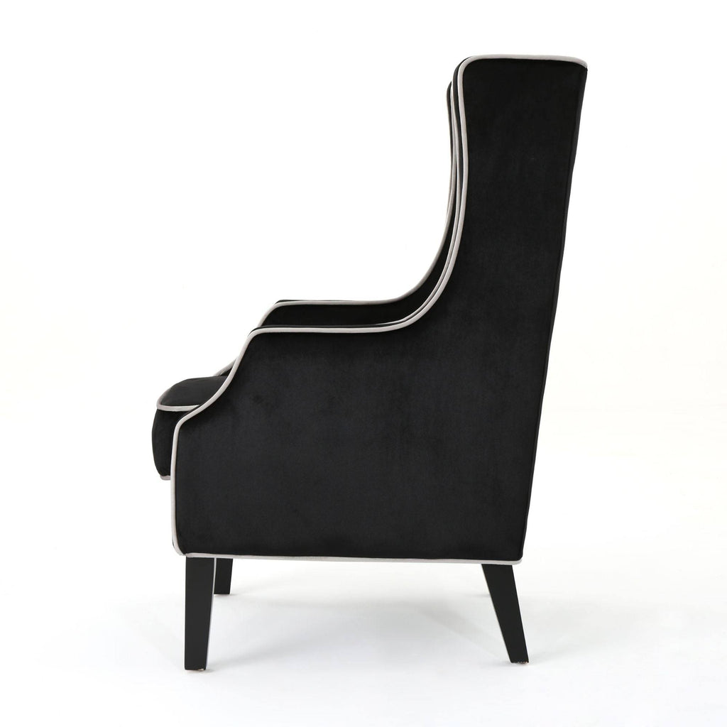 Black Traditional High Winged Back Club Chair W16574