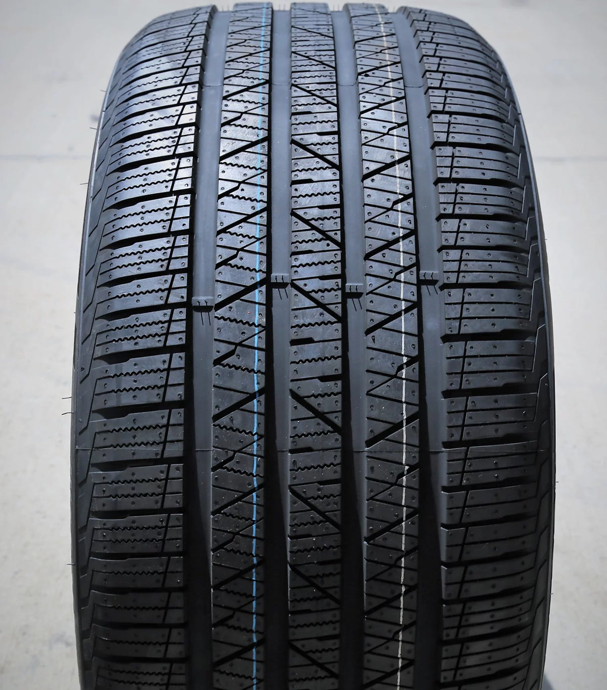 All Season 285/40R22 110H XL SUV/Crossover Tire T56133