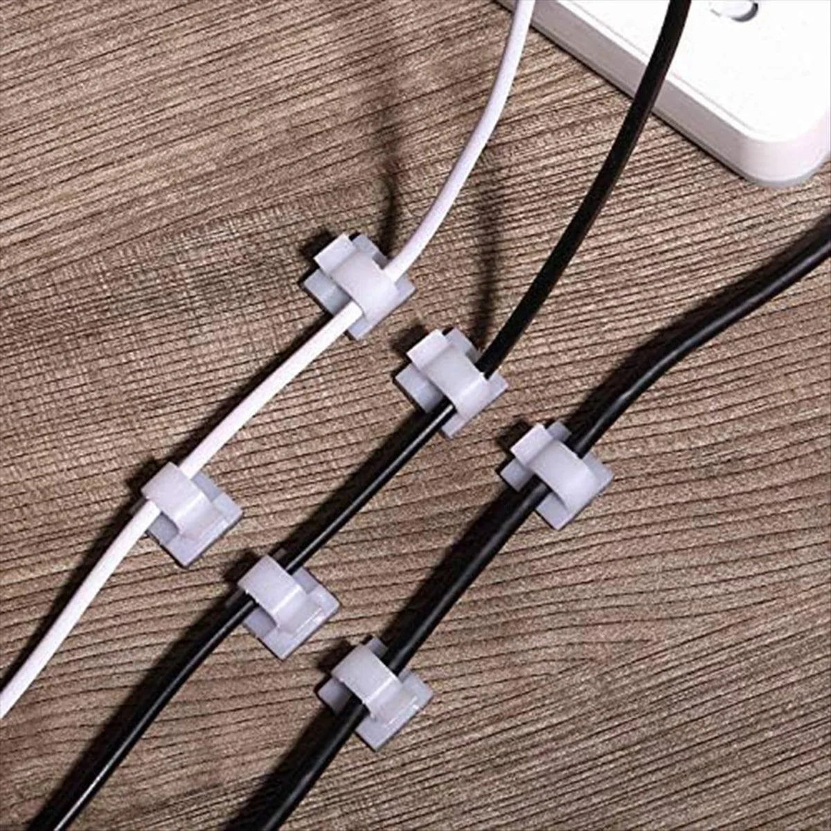 100 Pc Clear Outdoor Light Clips M17807