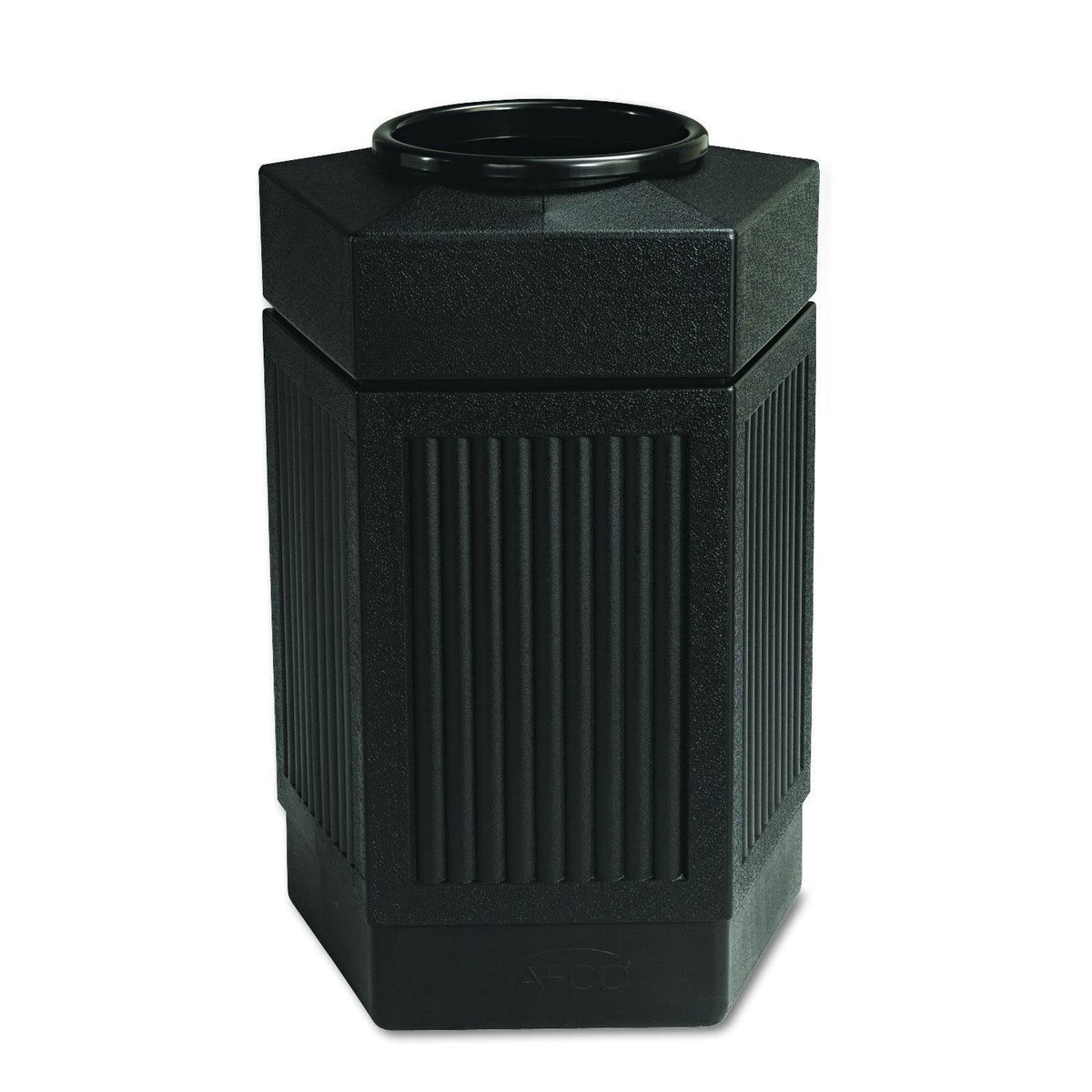 Black 30.1 gal Outdoor Trash Can B680999